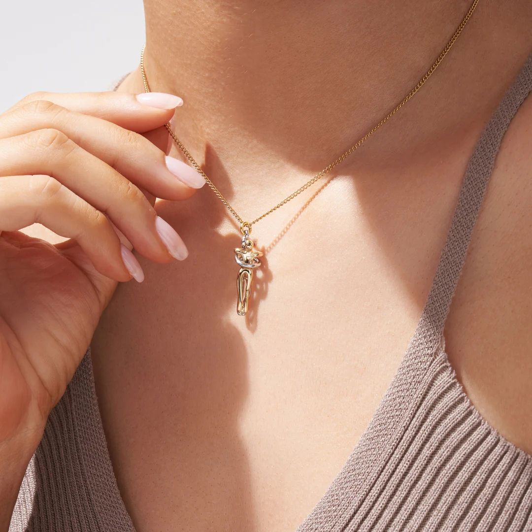 ForeverUs™ - A Necklace That Connects Your Hearts